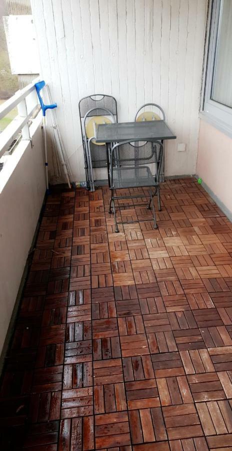 Sehr Schoene Drei Zimmer Deluex Wohnung In Sindelfingen Exterior foto